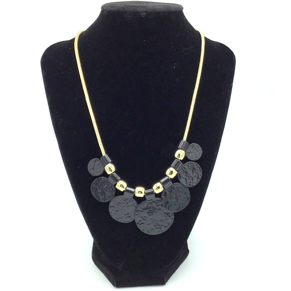 unknown Jewelry - Black and‎ Gold Circle Necklace